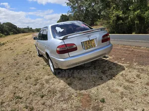 Toyota Corolla 1999 Silver