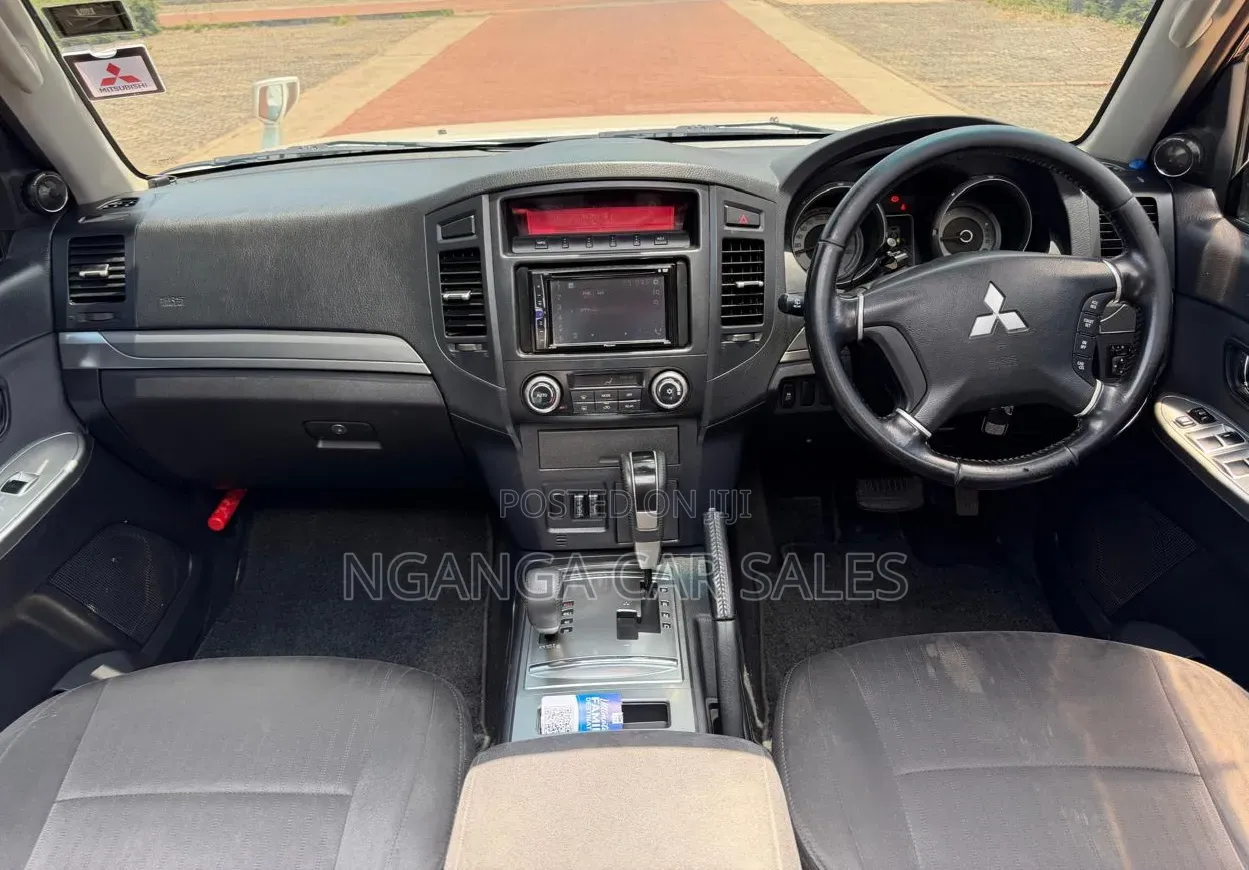 Mitsubishi Pajero 2012 White