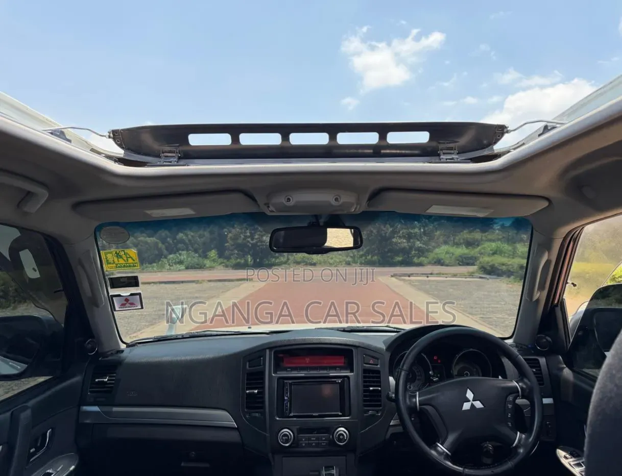 Mitsubishi Pajero 2012 White