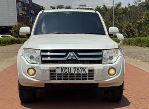 Mitsubishi Pajero 2012 White