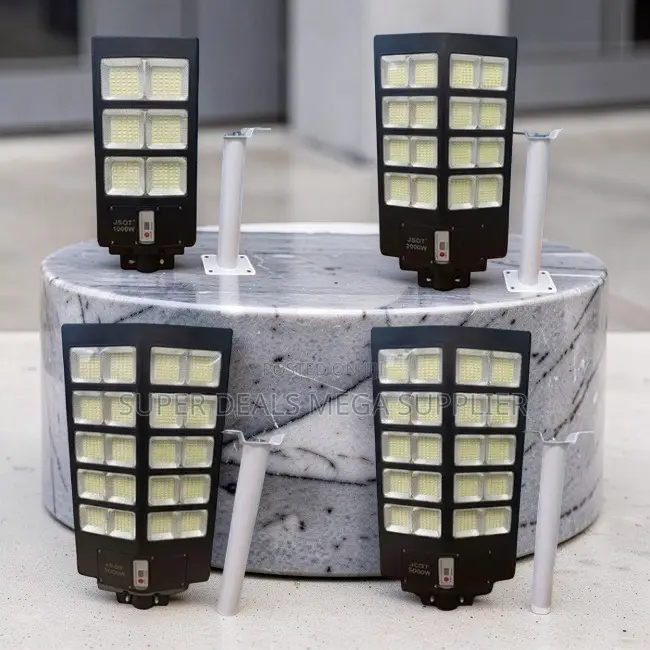 Discount Prices LED 1000W,2000W,3000W,5000W Watts Solar Street Lights