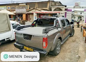 Nissan Navara D40 D/Cabin Pick-Up Heavy-Duty Canvas Tonneau Cover.