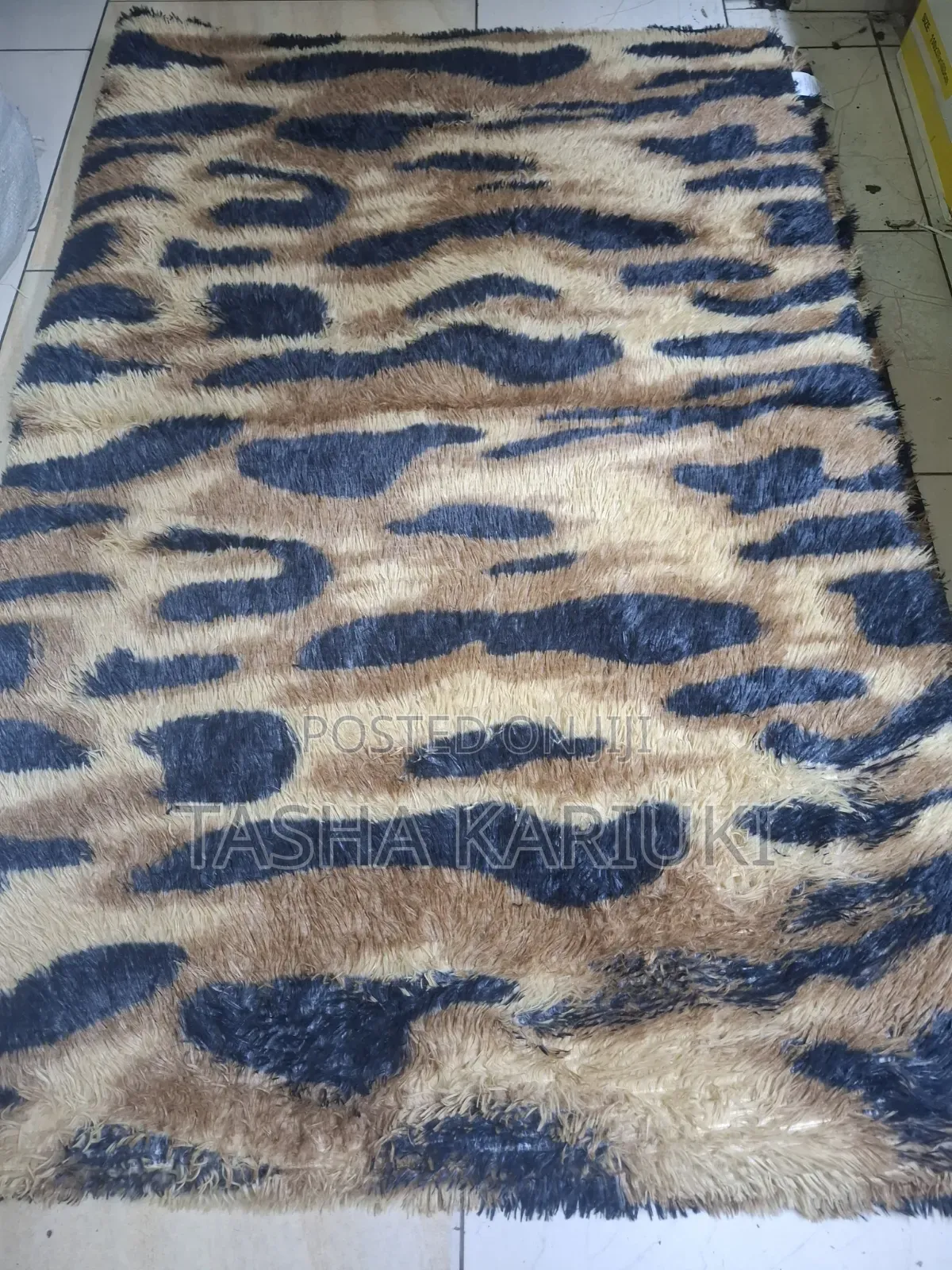 Elegant Fluffy Carpet 7×10 – Upgrade Your Space Pro