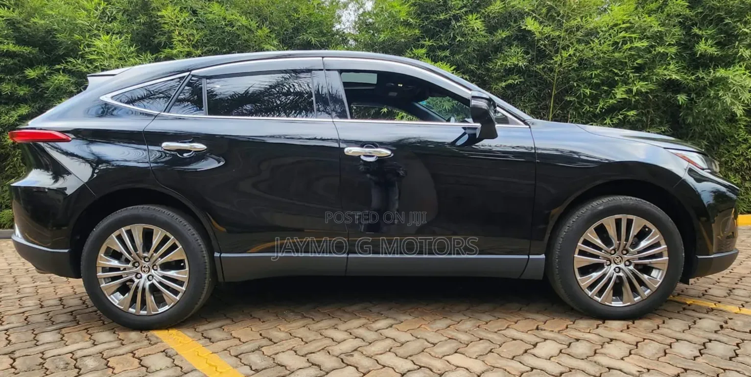 Toyota Harrier 2.0 2021 Black