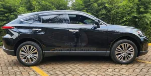 Toyota Harrier 2.0 2021 Black