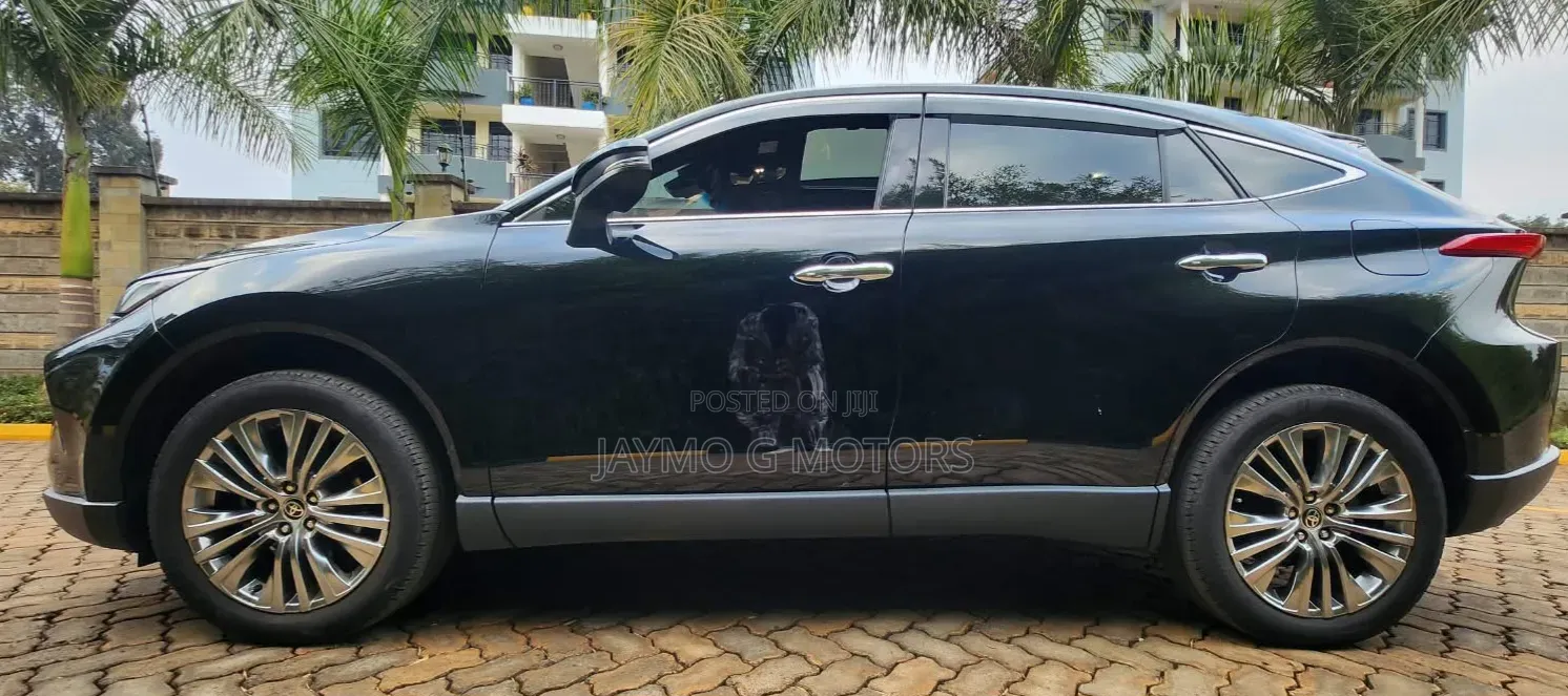 Toyota Harrier 2.0 2021 Black