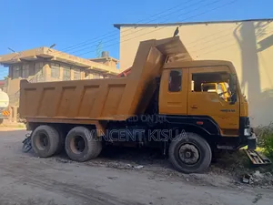 Eicher Tipper