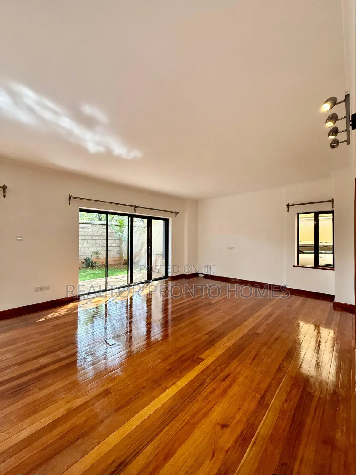 4bdrm Townhouse / Terrace in Kileleshwa for rent