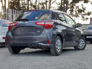 Toyota Vitz 1.5 FWD Hybrid 5dr 2019 Gray