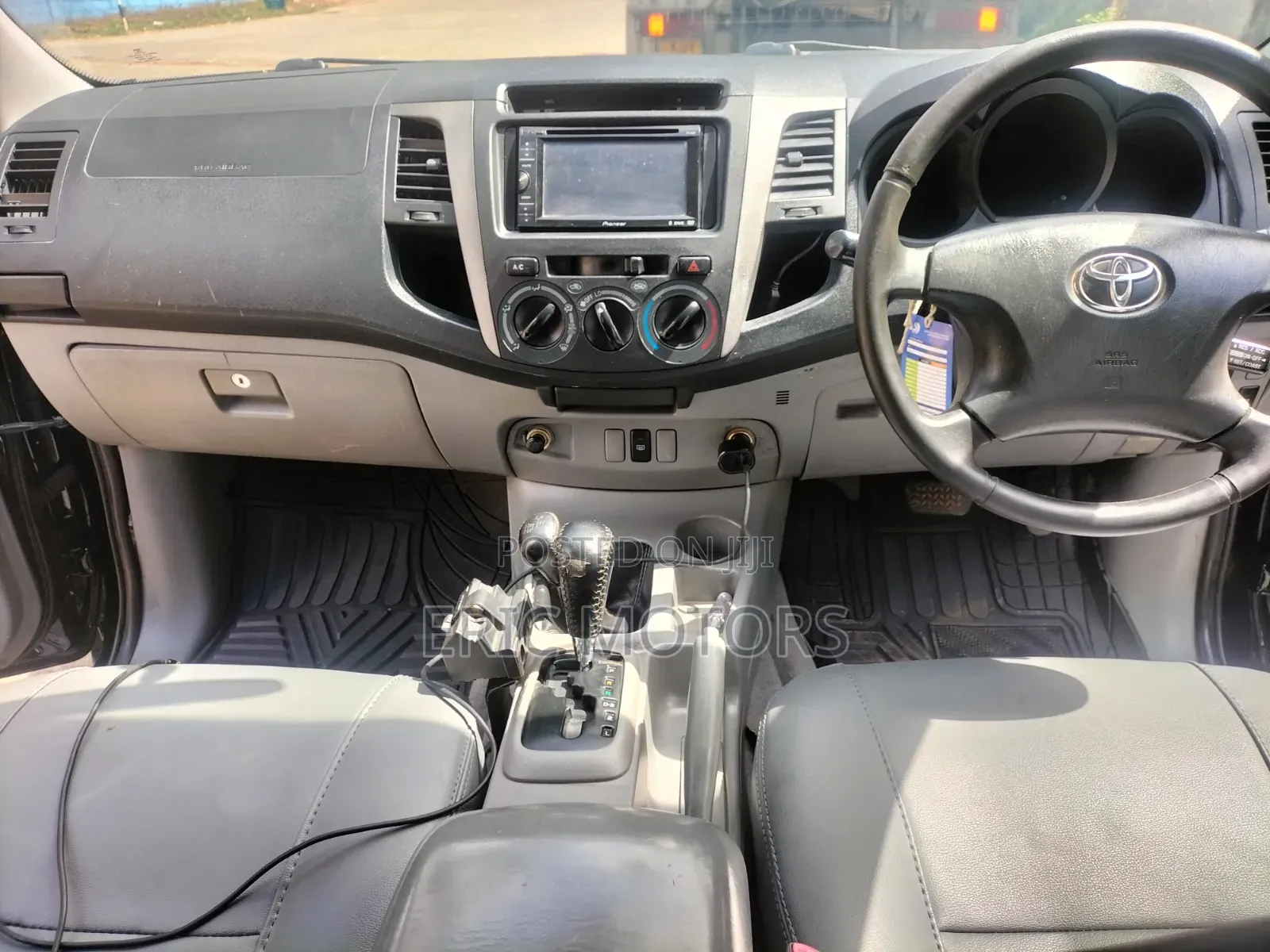 Toyota Hilux 2008 Black
