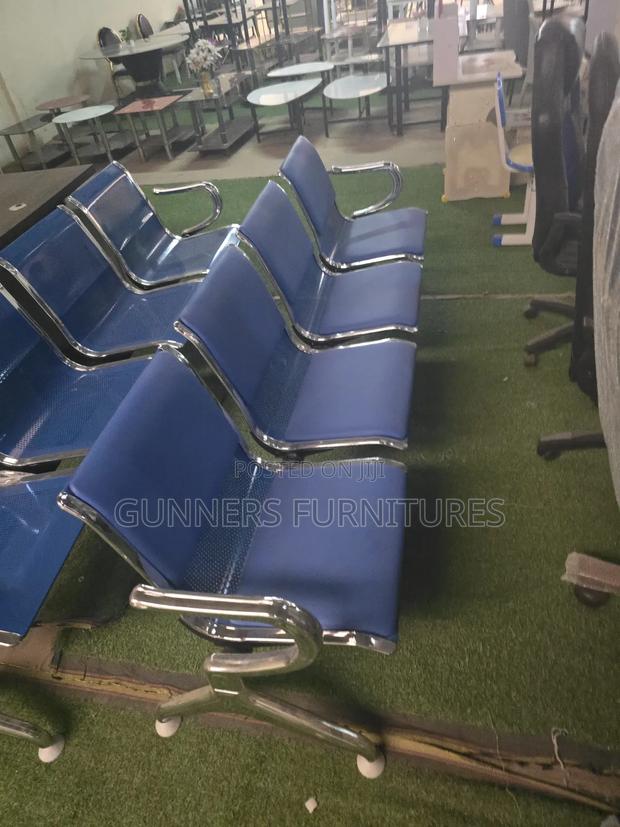4 Seaters Padded Waiting Bench - thumbnail 3