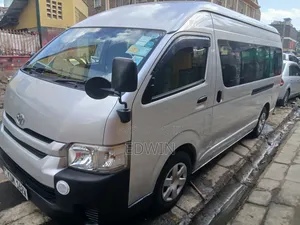 Toyota HiAce 2016 Silver