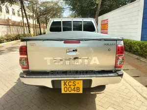 Toyota Hilux 2012 Beige