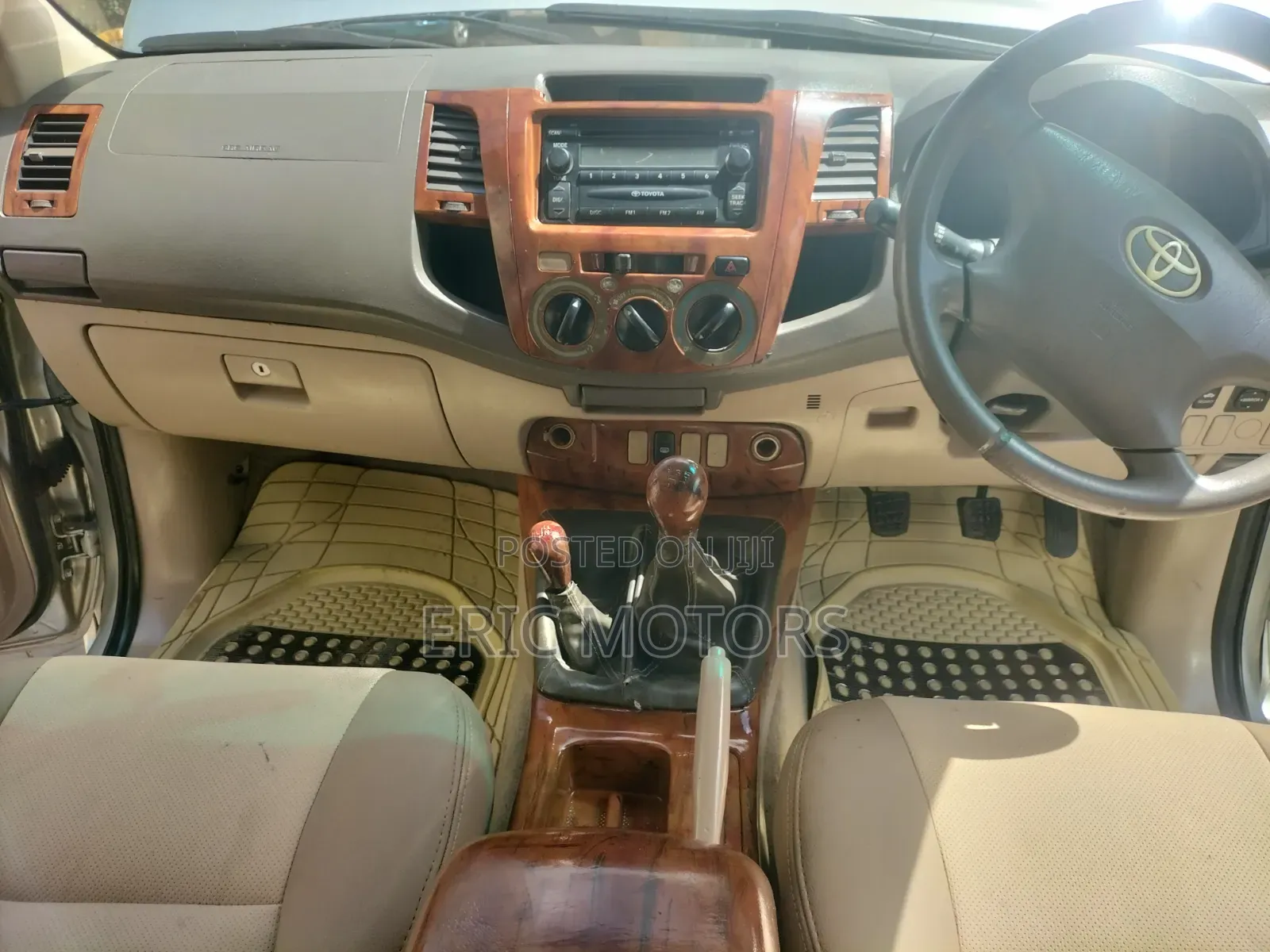 Toyota Hilux 2012 Beige