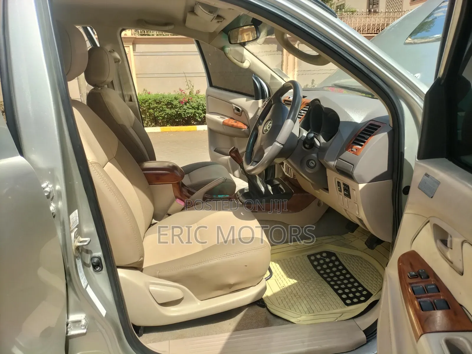 Toyota Hilux 2012 Beige