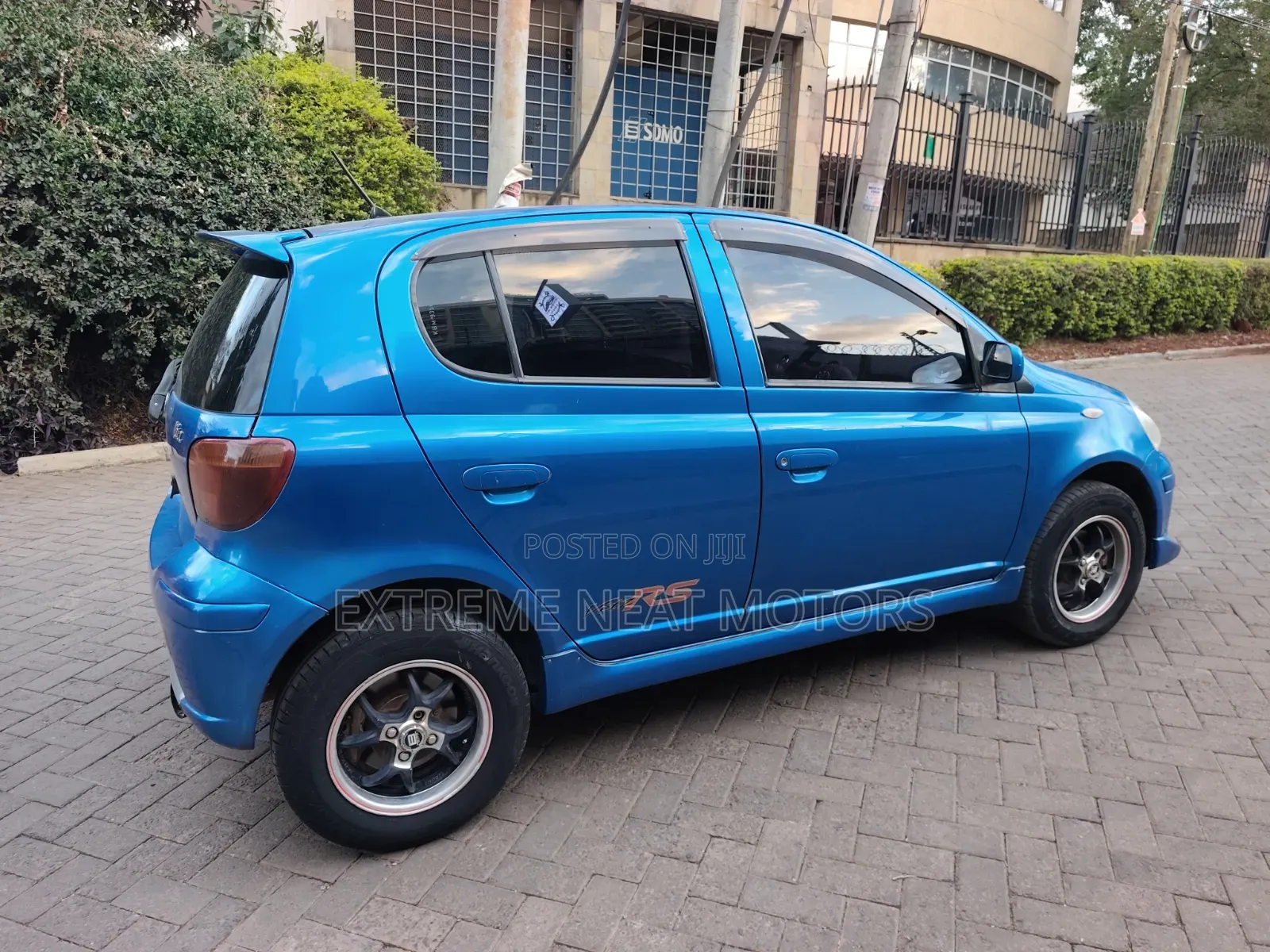 Toyota Vitz 2004 Blue