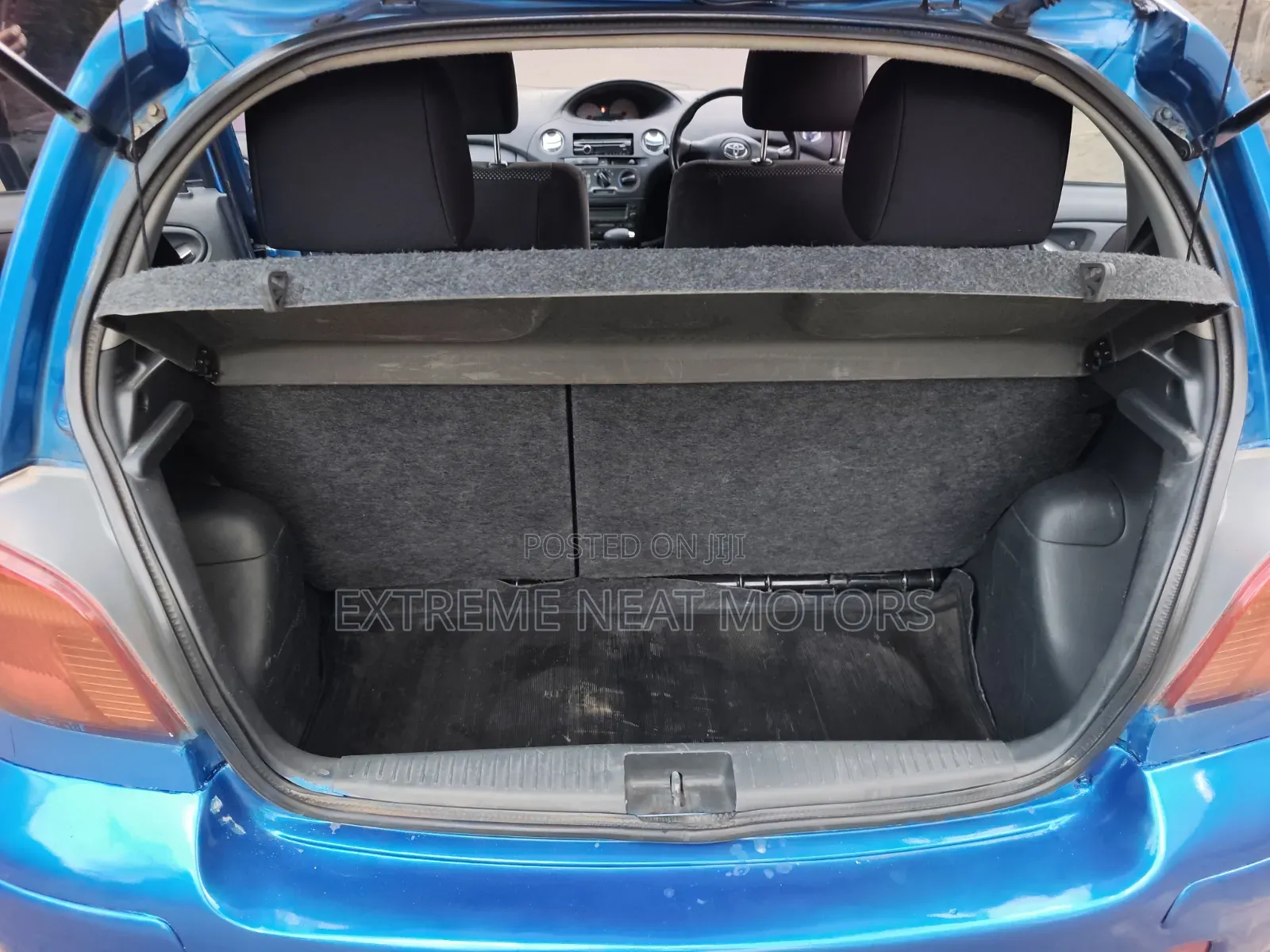 Toyota Vitz 2004 Blue