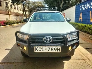 Toyota Hilux 2017 White