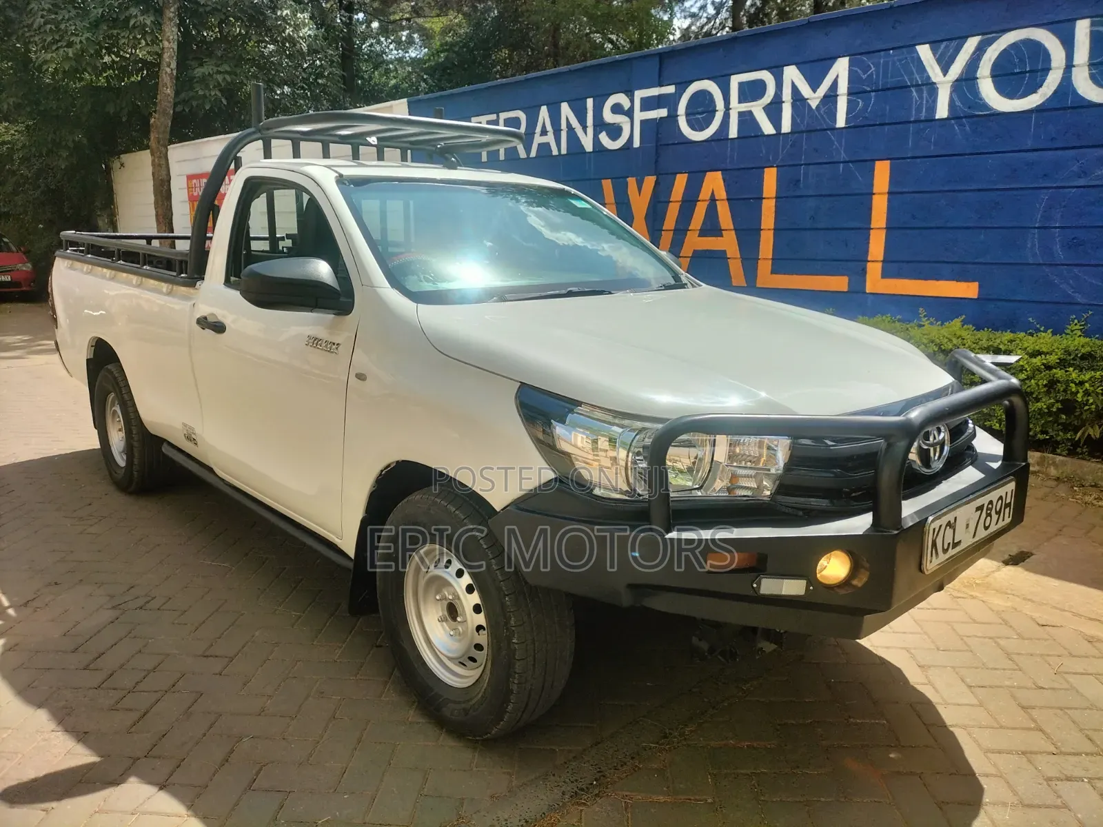 Toyota Hilux 2017 White