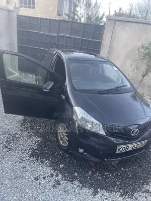 Toyota Vitz 2013 Black