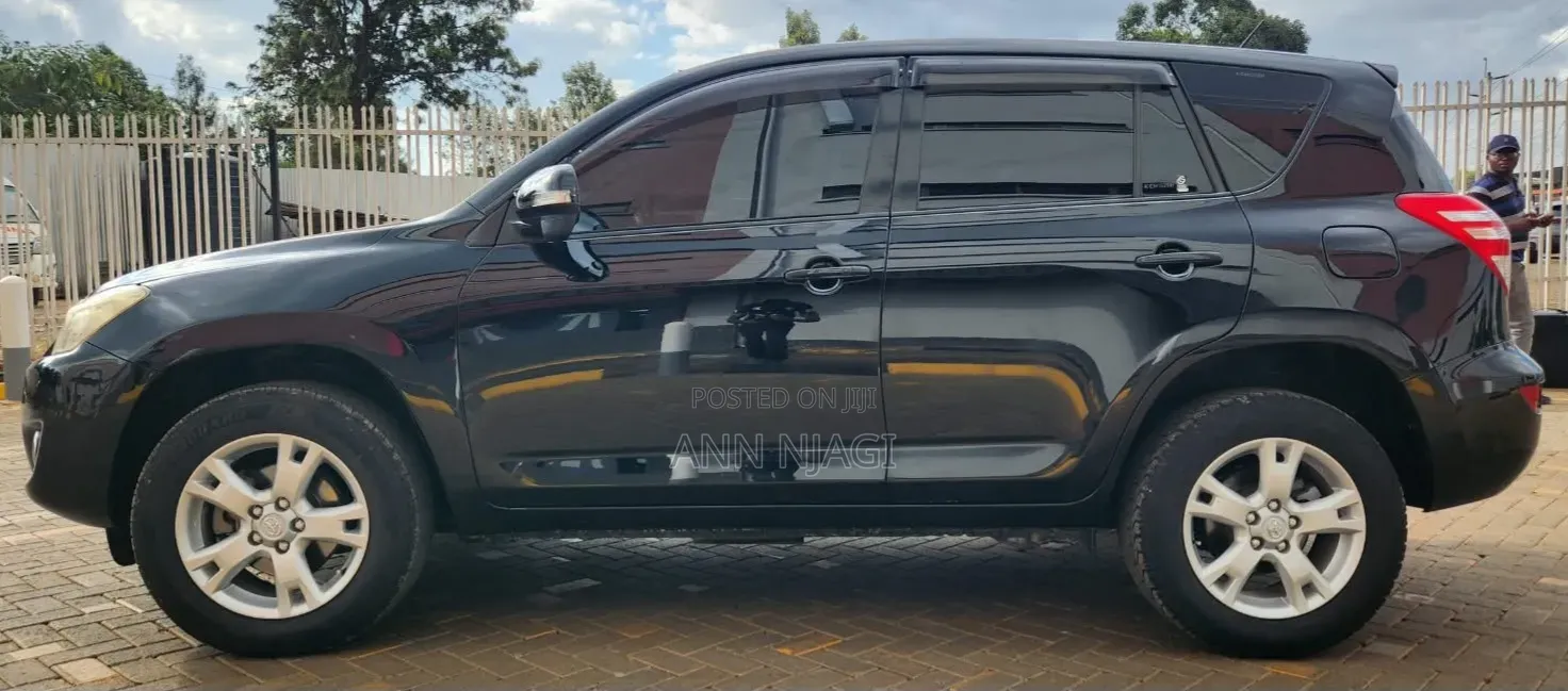 Toyota RAV4 2010 Black