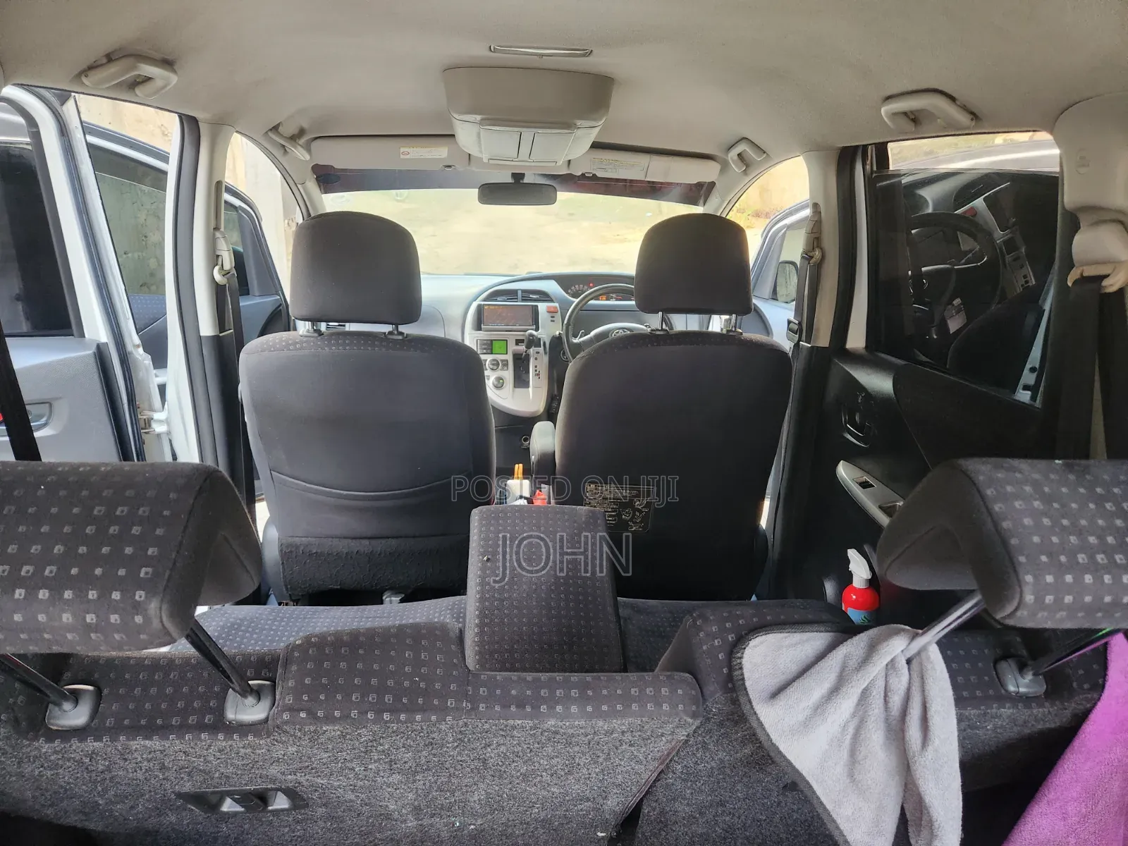 Toyota Ractis 2009 Silver