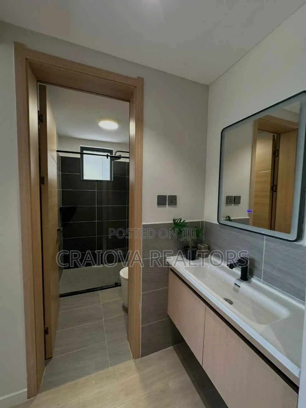 2bdrm Apartment in Gateway Mall Area for sale