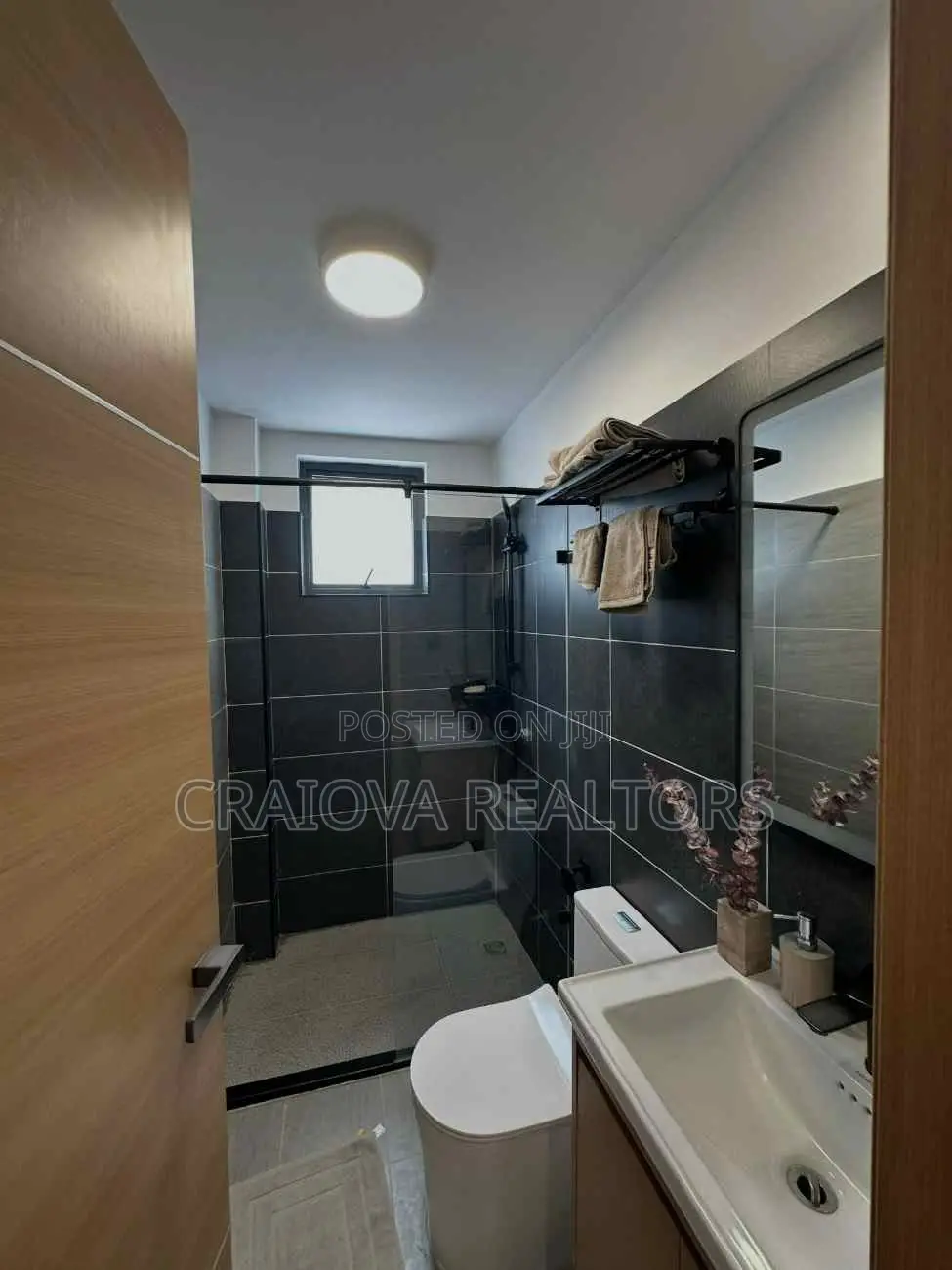 2bdrm Apartment in Gateway Mall Area for sale