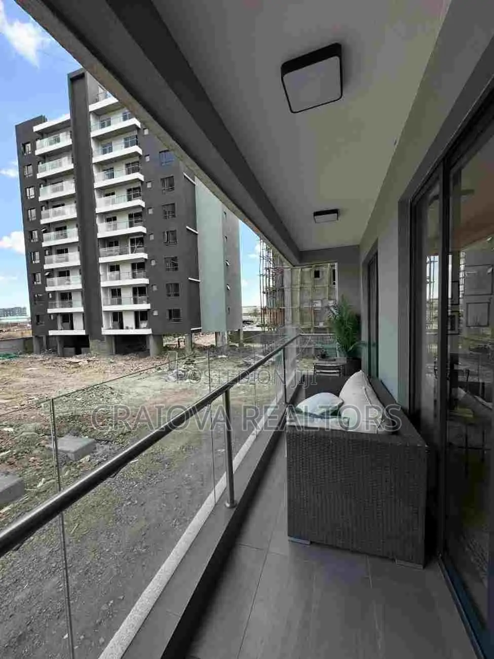 2bdrm Apartment in Gateway Mall Area for sale