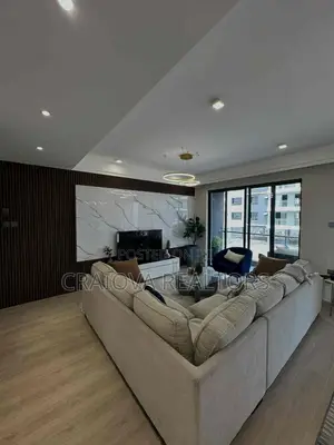 2bdrm Apartment in Gateway Mall Area for sale