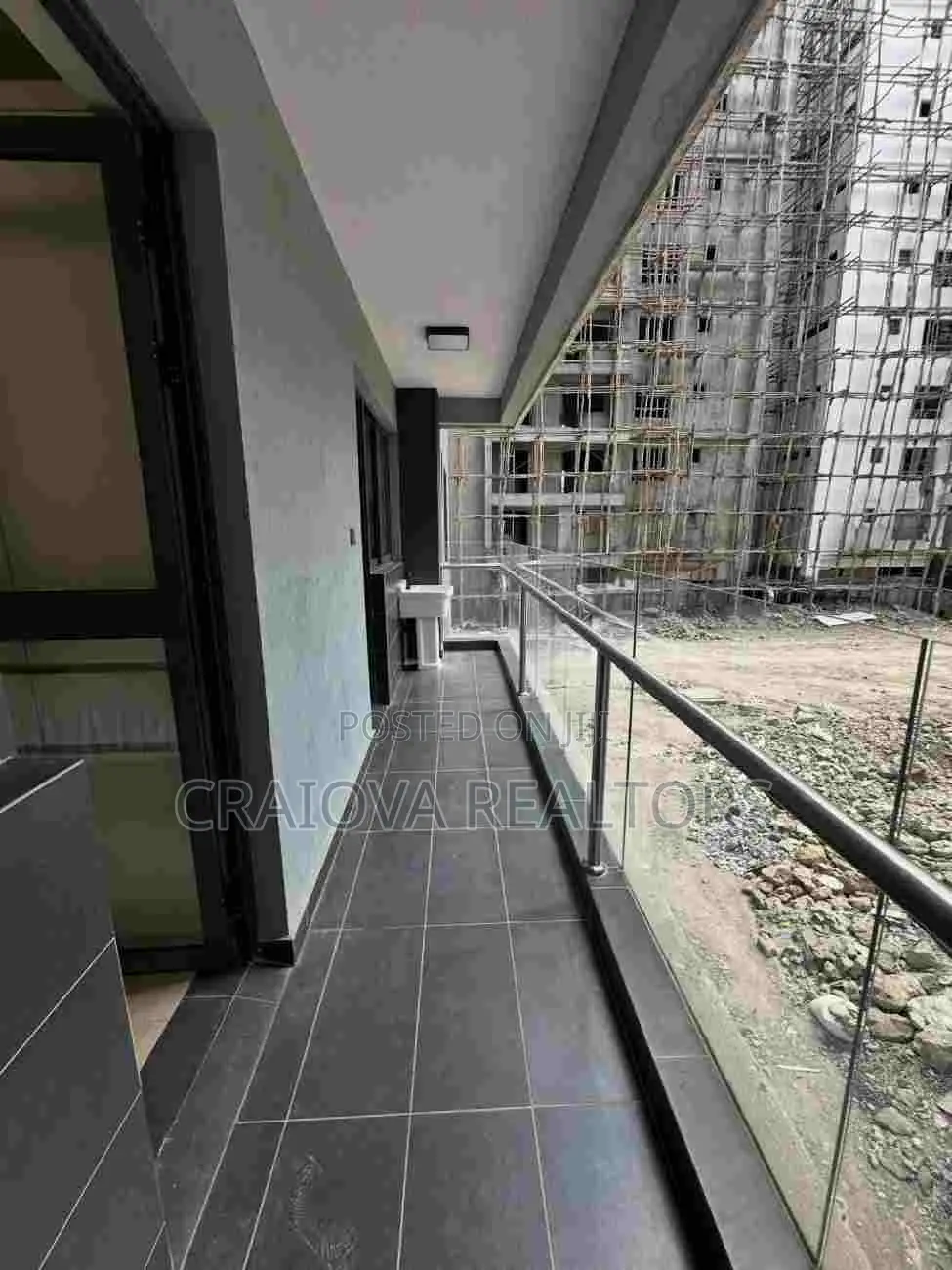 2bdrm Apartment in Gateway Mall Area for sale