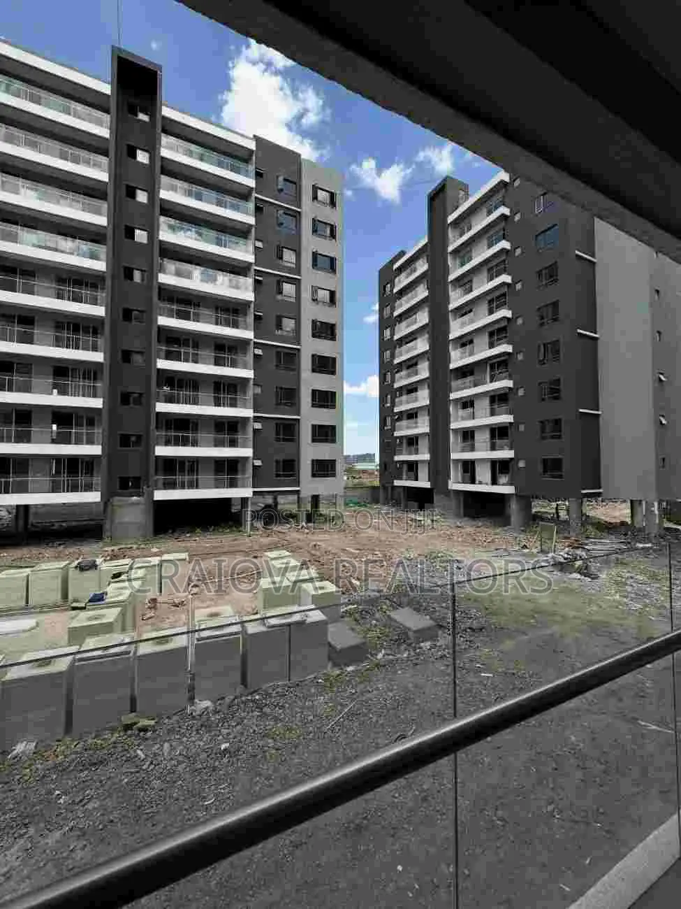 2bdrm Apartment in Gateway Mall Area for sale