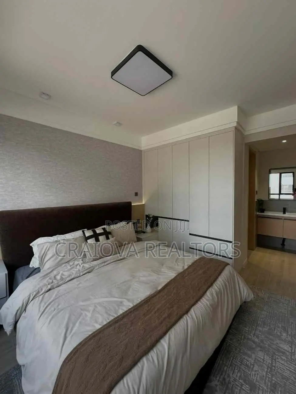 2bdrm Apartment in Gateway Mall Area for sale