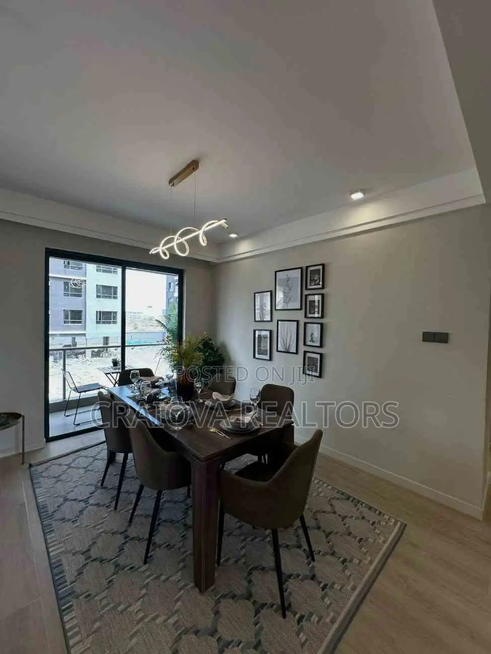 2bdrm Apartment in Gateway Mall Area for sale