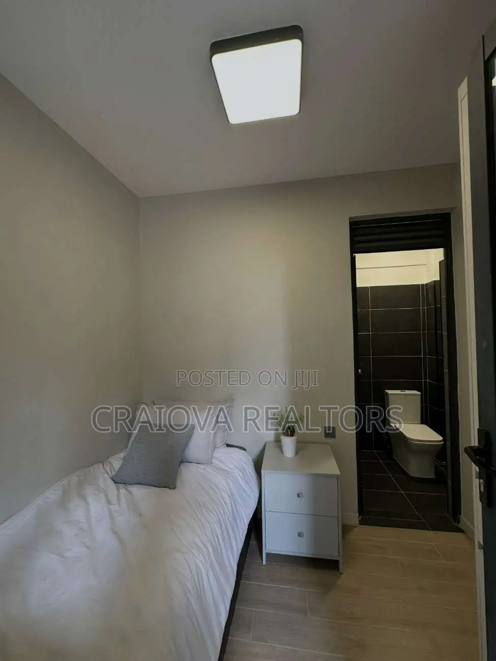 2bdrm Apartment in Gateway Mall Area for sale