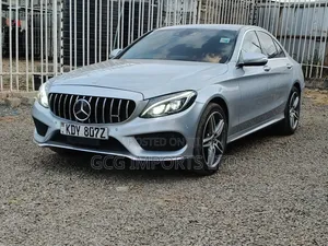 Mercedes-Benz C250 2015 Blue