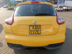 Nissan Juke 2018 Yellow