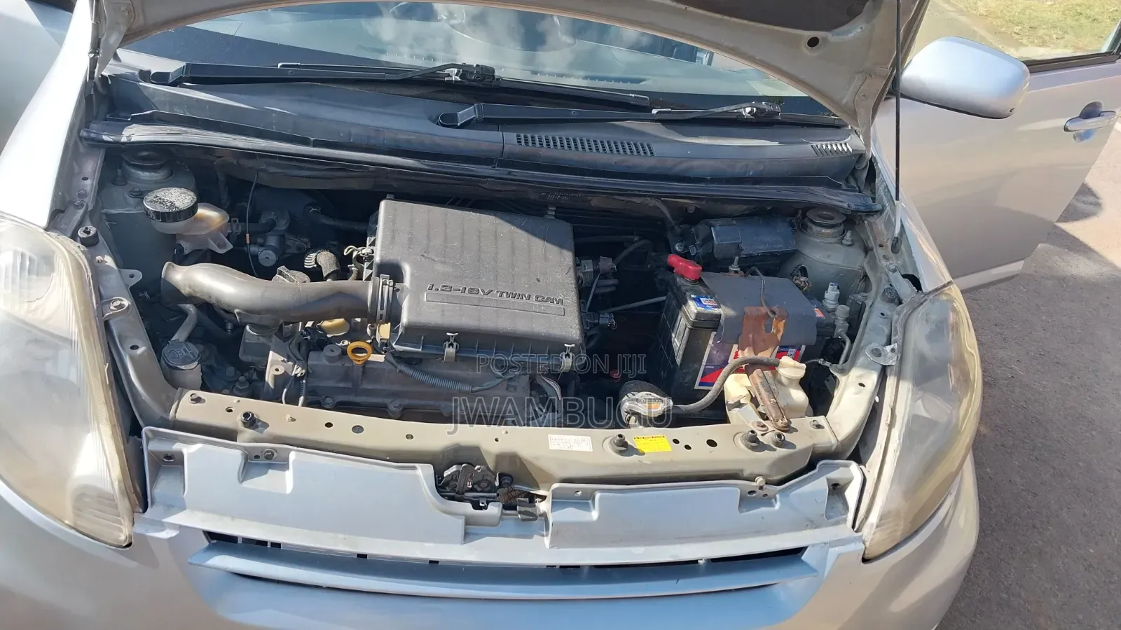 Toyota Passo 1.3 FWD 2010 Silver