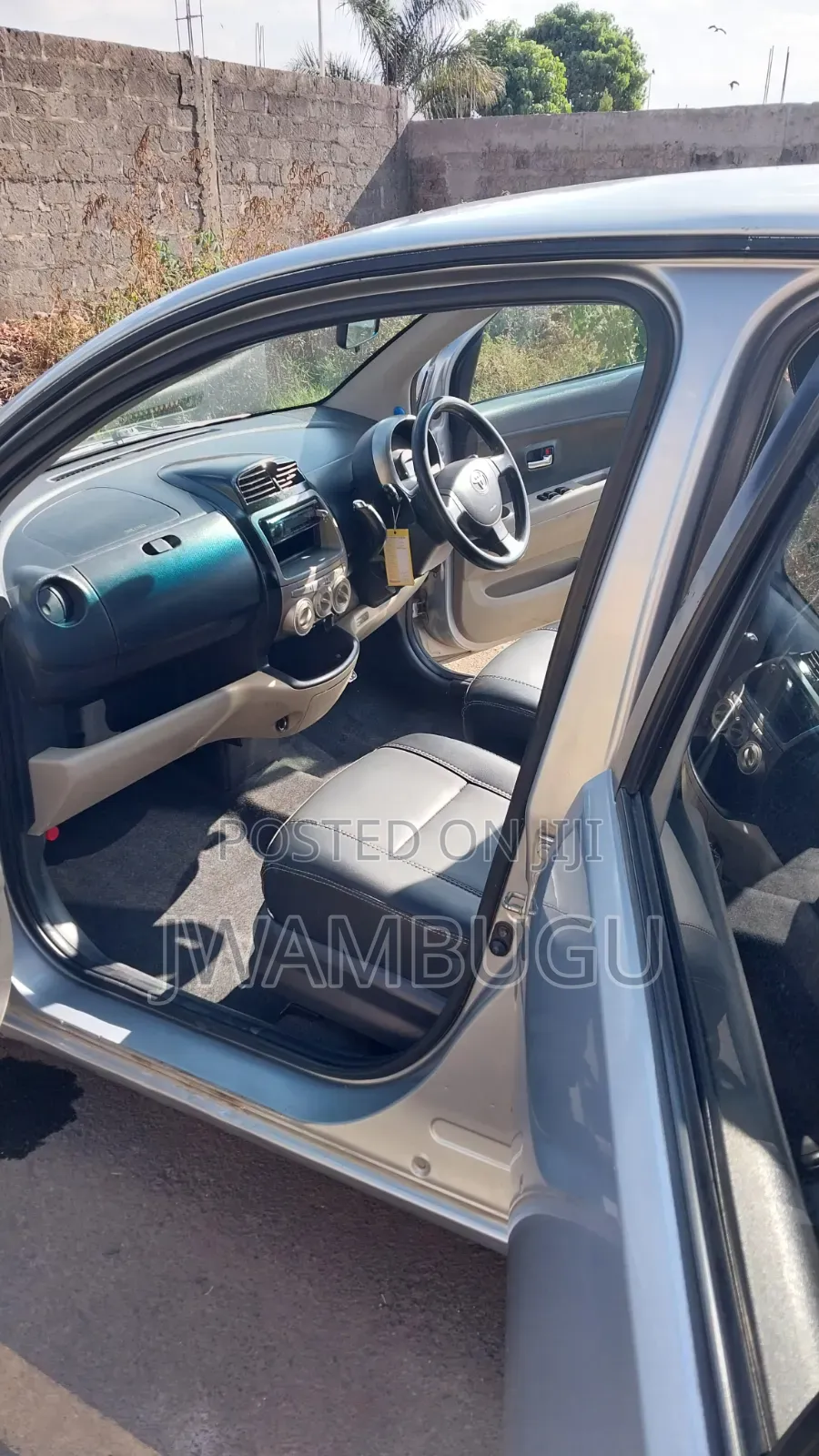 Toyota Passo 1.3 FWD 2010 Silver