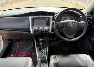 Toyota Corolla Fielder 2017 Silver