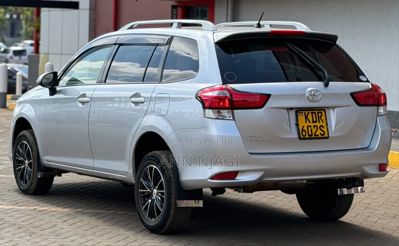 Toyota Corolla Fielder 2017 Silver