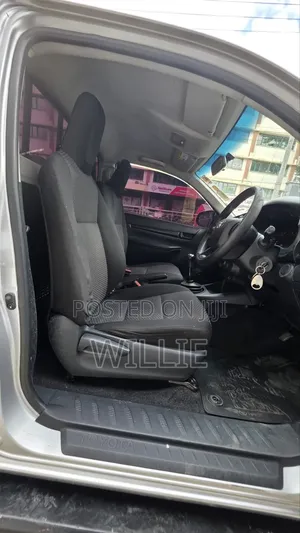 Toyota Hilux 2021 Silver