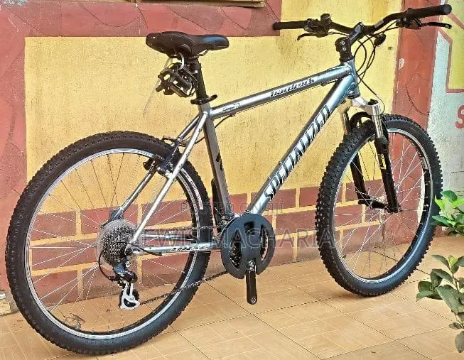 Specialized Hardrock Mountain Bike 26" – Excellent Condition – KSh 26k
