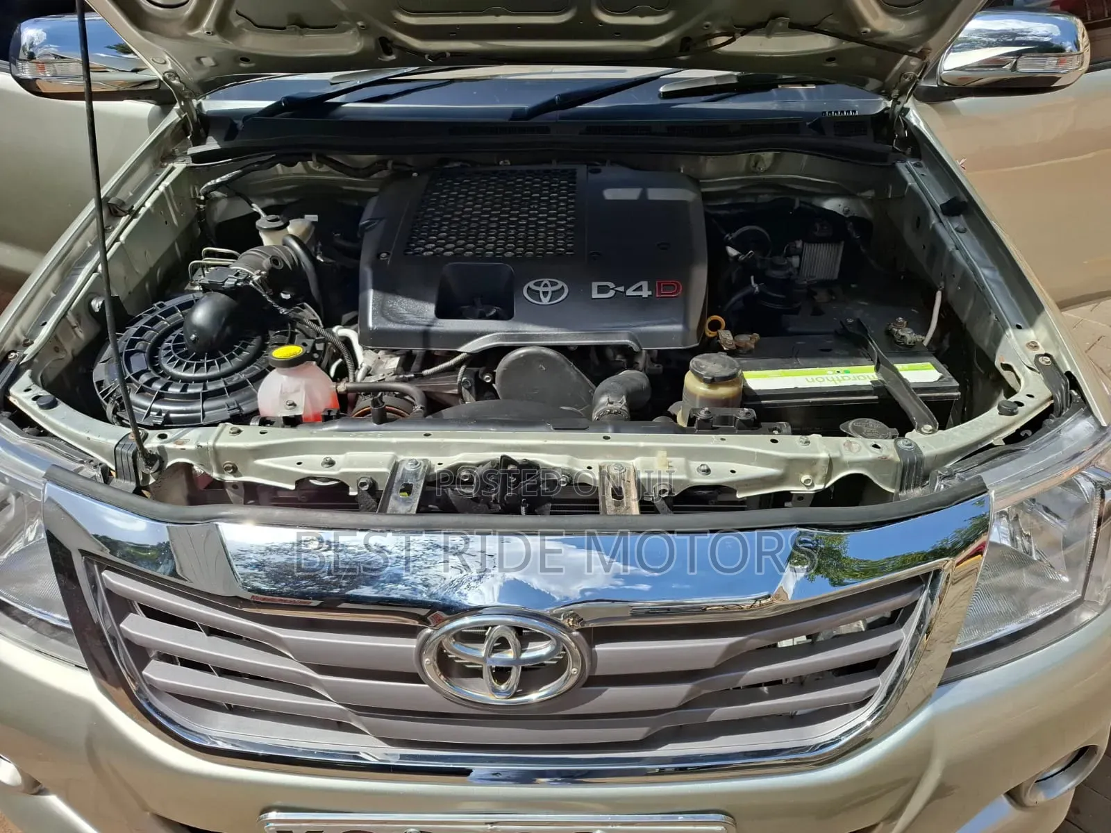 Toyota Hilux 2011 Silver