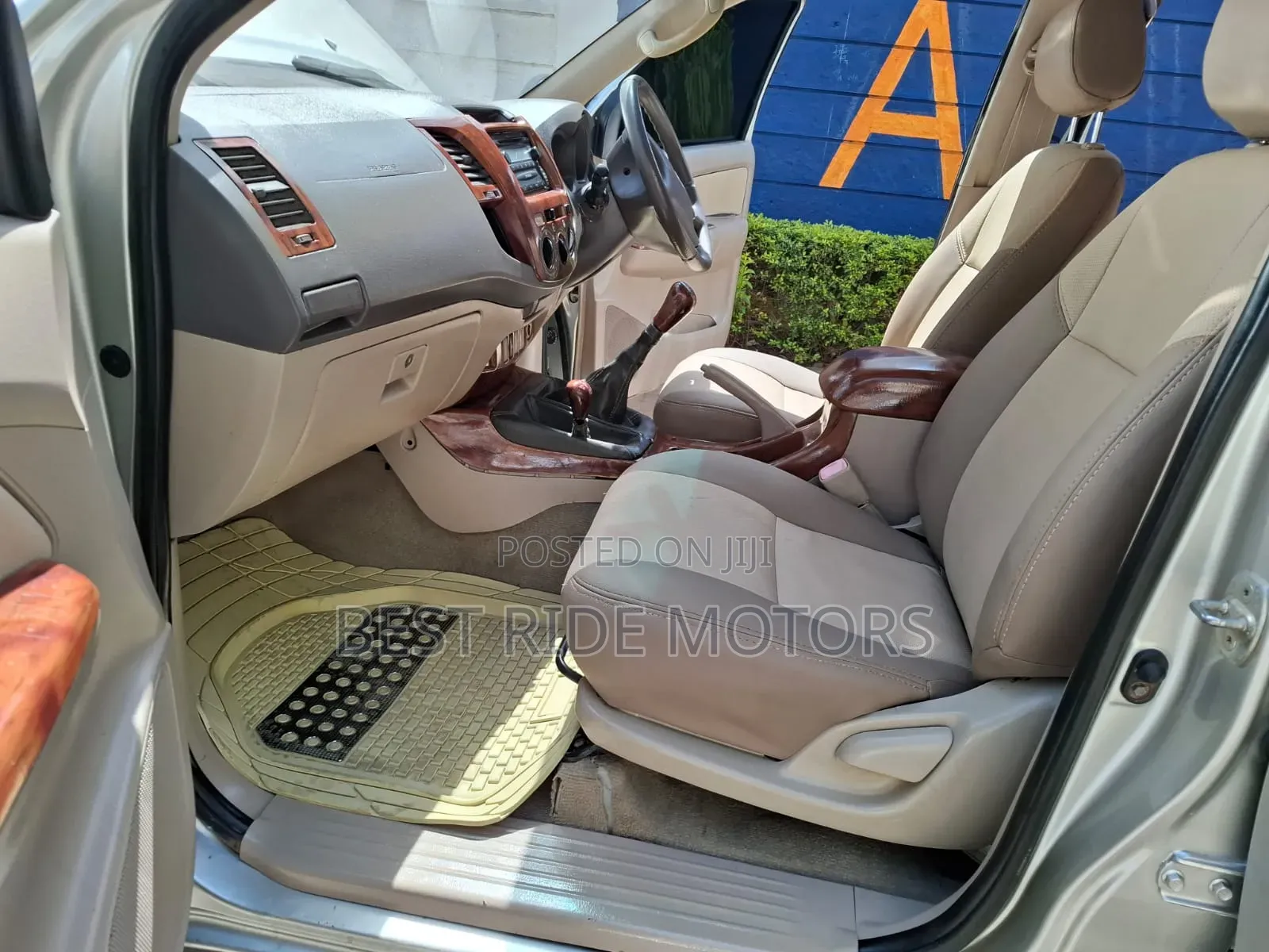 Toyota Hilux 2011 Silver