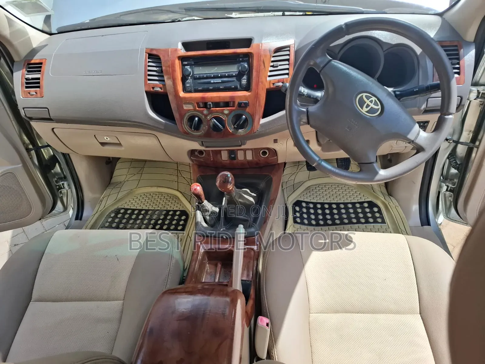 Toyota Hilux 2011 Silver