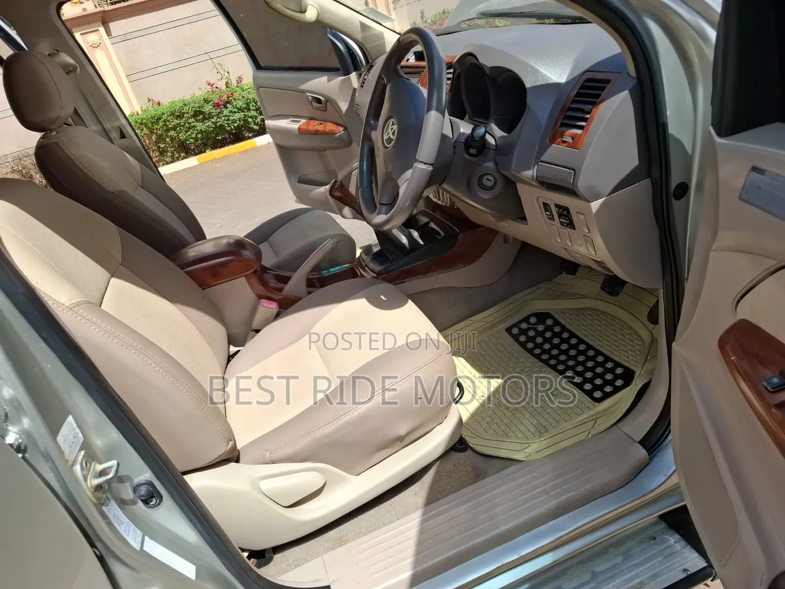 Toyota Hilux 2011 Silver
