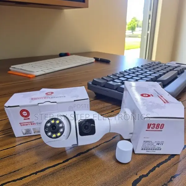 Full Color Voice Monitoring Dual Lens PTZ WiFi Bulb Camera