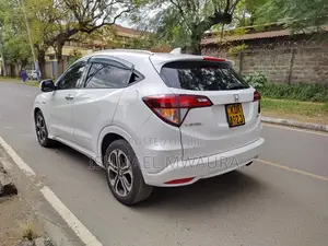 Honda Vezel 1.5 Hybrid 2WD 2017 White