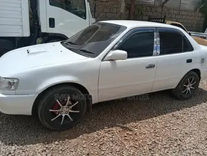Toyota Corolla 2001 White
